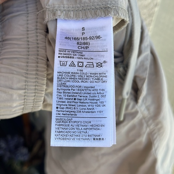 GAP Nylon Shorts - ☀️ 2 for $22.00 ☀️ - Picture 4 of 5